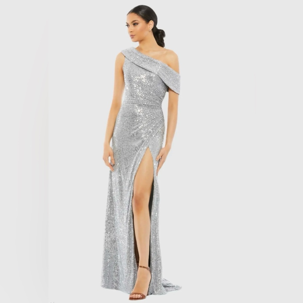 Mac Duggal Silver Sequin Gown NWT